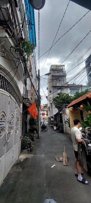 bán nhà đường hồ biểu chánh, phú nhuận, khu công chức, gía bán 12 tỷ