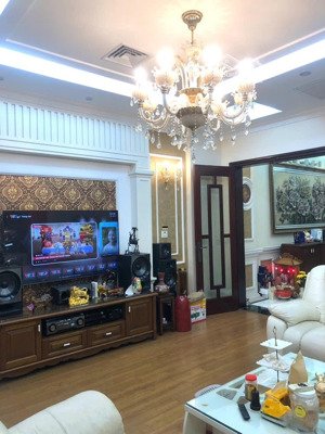 bán nhà 7 tầng đường phú diễn, diện tích 92m, đường rộng, kinh doanh sầm uất