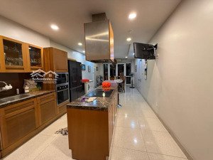 phân lô ô tô hoàng quốc việt, mặt ngõ 2 thoáng,80m2x4t đủ c.năng, nhà dân xây, giá cực tốt 18.8 tỷ.