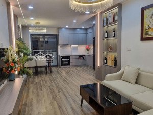 chính chủ bán căn 73m2 2pn + 2wc full nội thất giá 8,2 tỷ tại cc the legend