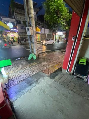 cho thuê mặt bằng đường lê văn sỹ, trung tâm quận 3 dt 3x12m