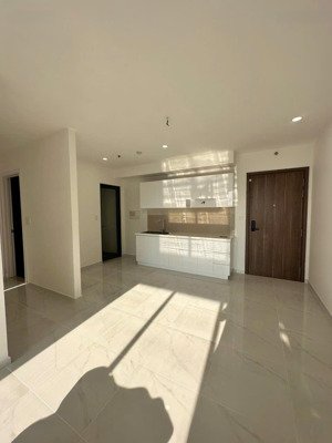 chính chủ gửi bán 2pn2wc 71,3m2 giá 5tỷ6 sổ sẵn