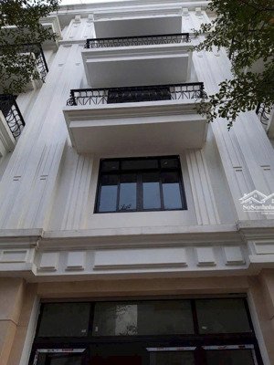 chính chủ cần cho thuê gấp nhà giang văn minh, dt 80m2 x 5 tầng, mt 5m, ô tô tránh. gía 35tr/th