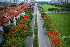 bán gấp 1căn bt song lập giá rẻ, mặt đường lớn việt hưng, dt200m2 giá: 73tỷ ở hoặc kd đều được