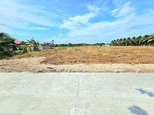 550tr__5x40m thổ cư hết đất ngay chợ phước thạnh,đường bê tông ô tô vivu