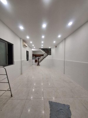 cho thuê nhà hẻm xe hơi, đường trần hưng đạo, q5
- dt 4 x 14m, kết cấu 1 trệt, 3 lầu, 6 phòng