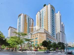 nhượng văn phòng lô góc 100-250-500m2, giá thuê xứng đáng với mặt bằng và dịch vụ