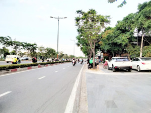 mặt tiền phạm văn đồng, hiệp bình chánh - 4 tầng, 88m2 ngang khủng 5.8m chỉ 13.5 tỷ tl