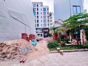 bán lô đất 2 mặt tiền trước sau hẻm ô tô đường tuệ tĩnh gần biển lh 