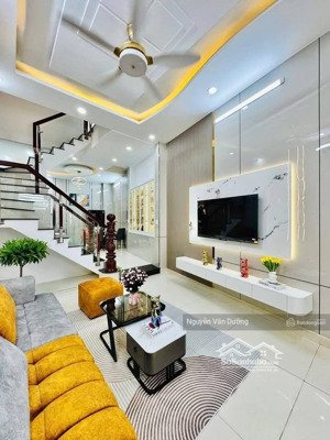 cực hot! nhà tôn thất tùng, 30m ra phố, ngõ ba gác thông, gần ngay đại học y hà nội, dt 42m2*5t