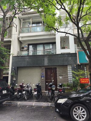 cần tiền bán gấp nhà gần mặt phố đtm yên hoà - trung yên - trung kính. dt 102m x 5t. giá 31,9 tỷ