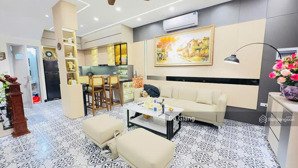 gấp. siêu phẩm xuân thủy. mới đẹp full đồ, ở ngay, ngõ thông 4 chỗ đỗ, 50m ra phố, dân trí, 44m2.