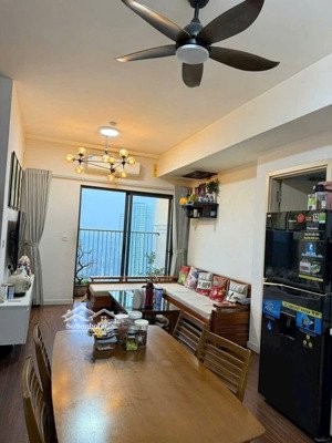 cần bán căn hộ 2pn 1wc 55m2 đủ đồ view nhà phố bể bơi toà westbay b .hl ạ