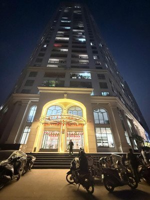 bán c hộ lô góc,penhouse sunshine gaảden, dương văn bé, hai bà trưng,dt 188m, 4pn, 3 wc, giá 23 ty