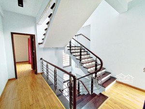 cho thuê nhà biệt thự lô góc, hiện đại tổng diện tích 400m, 33tr tại văn quán, hà đông