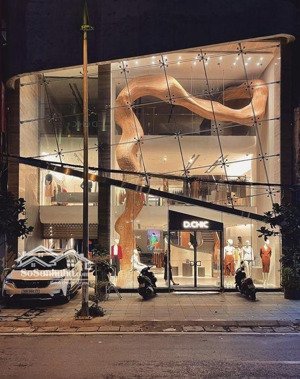 cho thuê nhà mặt phố nguyễn văn cừ, với diện tích: 150m2,mặt tiền: 8m đẹp, nhiều tiện ích