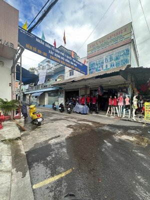 nguyễn ảnh thủ hẻm oto 8m cách gv chỉ 5p hơn 5ty...