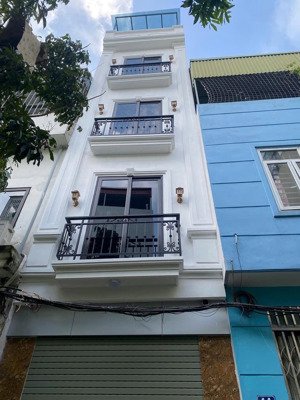 bán nhà riêng 12,7 tỷ, 63m2x 6 tầng tại vũ lăng, ngũ hiệp,thang máy , 8 ngủ khép kín , ô tô đỗ