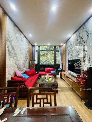 giá đầu tư phố trần quốc hoàn cầu giấy đhsp tập thể sổ đỏ to đùng 39/50m2 ngõ to ô tô đỗ sát 10m