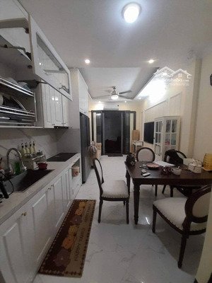 bán nhà 47m hoàng hoa thám giá 8,7 tỷ ô tô cách nhà 10m.