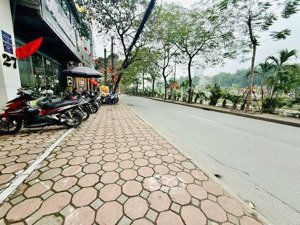 phân lô nguyễn khang trung yên. vị trí đẹp. 2 mặt ngõ. tầm tiền có 102. dt 40m2x4t. nhà dân.