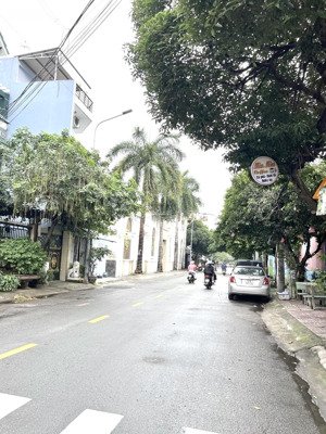 nhà 4 tầng hxh 8m sát mt gò dầu, gần aeon tân phú, dt 100m2 (4x25m) 6pn. nhỉnh 10 tỷ