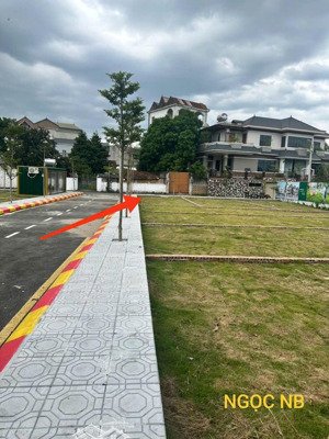 ngộp ngân hàng chính chủ ra gấp lô đất 100m2 full tại cổ đông sát quốc lộ 21a và khu cnc hòa lạc.