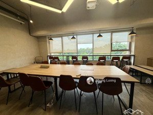 cho thuê căn shop full nội thất, mặt tiền rộng hơn 8m, full nội thất, bàn giao ngay.