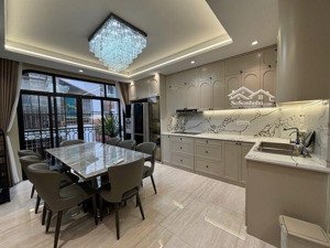 bán nhà phố nguyễn công hoan - nhà đẹp full nội thất - gara ô tô - làng xóm vinhoms giảng võ