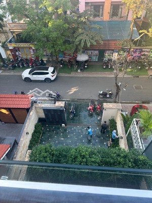 bán nhanh biệt thự làng quốc tế thăng long, 202m2 x 4 tầng, 129 tỷ, sổ đỏ, mr t: 0982 sáu bốn 2377