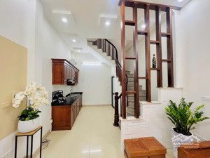 cho thuê nhà nguyên căn triều khúc - 5 tầng 4 ngủ, full nội thất, ở ngay 12tr/tháng