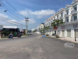 ngộp bank bán gấp lô 90m2,giá 1tỷ9, dân đông,gần chợ long thọ, dễ kinh doanh cà phê, quán nhậu