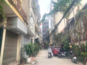 bán đất ngõ ô tô tránh mt khủng phố giáp bát 100 m, c4 , mt 13 m, 26 tỷ