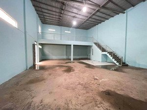 cho thuê kho xưởng mới đẹp tdtsd 200m2 giá 11 triệu, tại vĩnh lộc a đường xe tải lớn