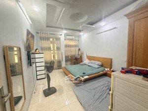 hẻm xe tải - 3 tầng hoàn công chuẩn chỉnh - ngay gigamall - chợ hiệp bình. 66m2 giá 6,6tỷ