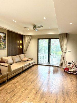 thuê duplex - 70tr bao phí và xuất vat - nhà trống sẵn