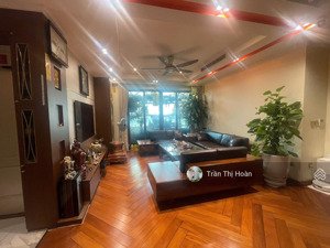 cần bán nhanh căn góc chung cư veam tây hồ 689 lạc long quân full nội thất giá tốt 