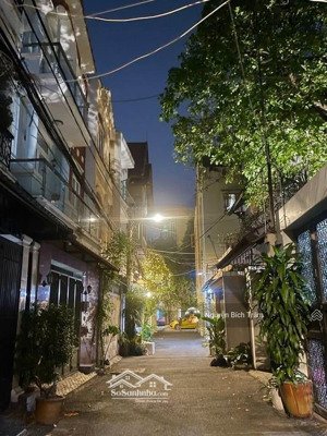 hẻm xe hơi gần nguyễn văn trỗi p10; ngang 4.5m 4tầng đẹp full nt - vị trí đắc địa, pl chuẩn - 11 tỷ