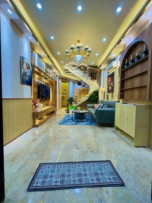 phân khúc hiếm sân bay - 4 tầng mới vào ở ngay - hẻm 7 chỗ thông kinh doanh - 15m ra mặt tiền