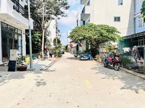 hiếm đất 1/ an phú đông 26. dt: (4.9x11), sổ riêng