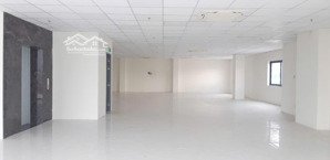 cho thuê văn phòng diện tích 180m2 - vị trí trống lầu 2 - giá thuê 55 triệu