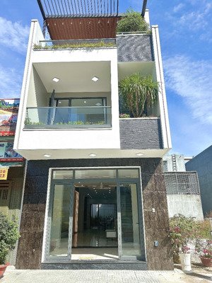 khu vip an phú -4 tầng -110m2 - ngang 5x22 vuông vức -đường 16m - nhỉnh 7 tỷ -an phú vincom dĩ an.