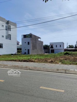 chủ cần bán gấp lô đất mặt tiền đường hồ tri tân long điền bà rịa (cũ). gía cực tốt.