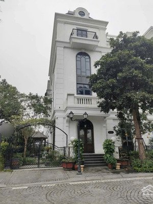 biệt thự lakeside thạch bàn 216m2, 4 tầng thang máy, lô góc, siêu đắc địa 89.9 tỷ