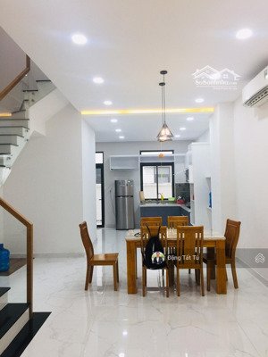 cho thuê nguyên căn nhà phố lakeview city giá 29tr/th đầy đủ nội thất. lh: 