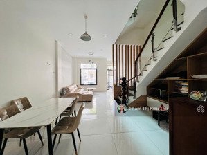 nhà phố lakeview city dt 5x20m 1 trệt 3 lầu nội thất mới đẹp giá thuê chỉ 27tr lh ngay 