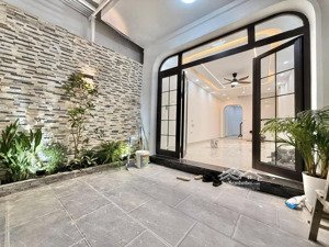 đại cồ việt - 40m2 - 4 tầng - 5 phòng - sân riêng để xe - chỉ 9 tỷ 6