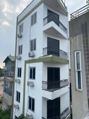 phố viên!!! ccmn- dòng tiền- oto đỗ cưae- 7 tầng- thang máy- 52m2- 10.x tỷ