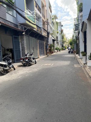 bán nhà hẻm nguyễn thế truyện. quận tân phú (4m x 19m) nhà 1 trệt 2 lầu sân thượng