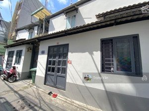 chdv q4 chưa đến 75 triệu/m2 - dòng tiền 9 phòng cho thuê - sổ 172,9 m²